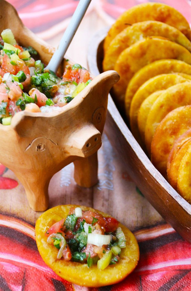 Sopaipillas con pebre