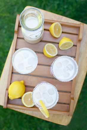 Aprende a hacer una refrescante limonada con coco