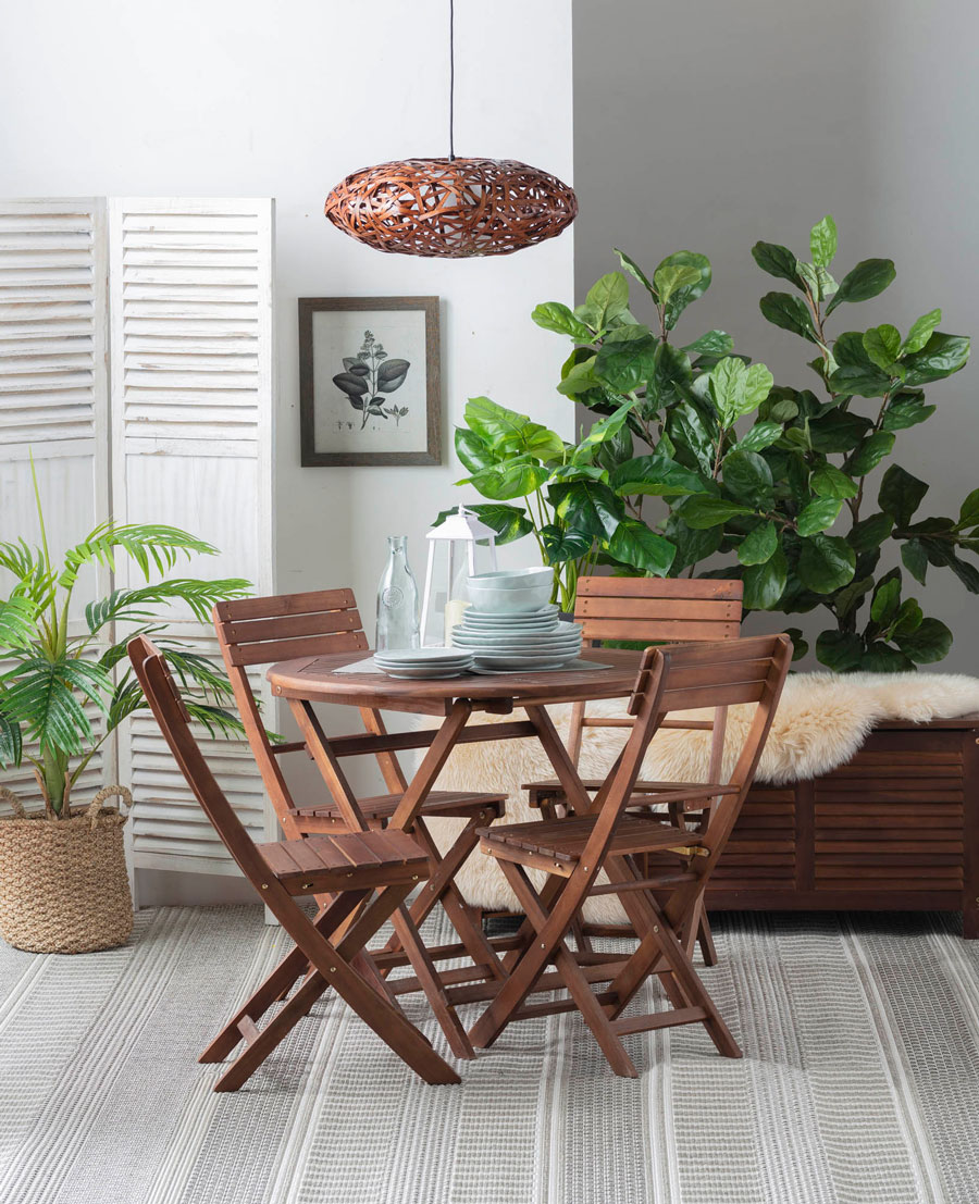 juego de comedor para terraza hecho de madera