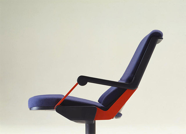 System 26. Silla ejecutiva de oficina para Comforto. 1988.