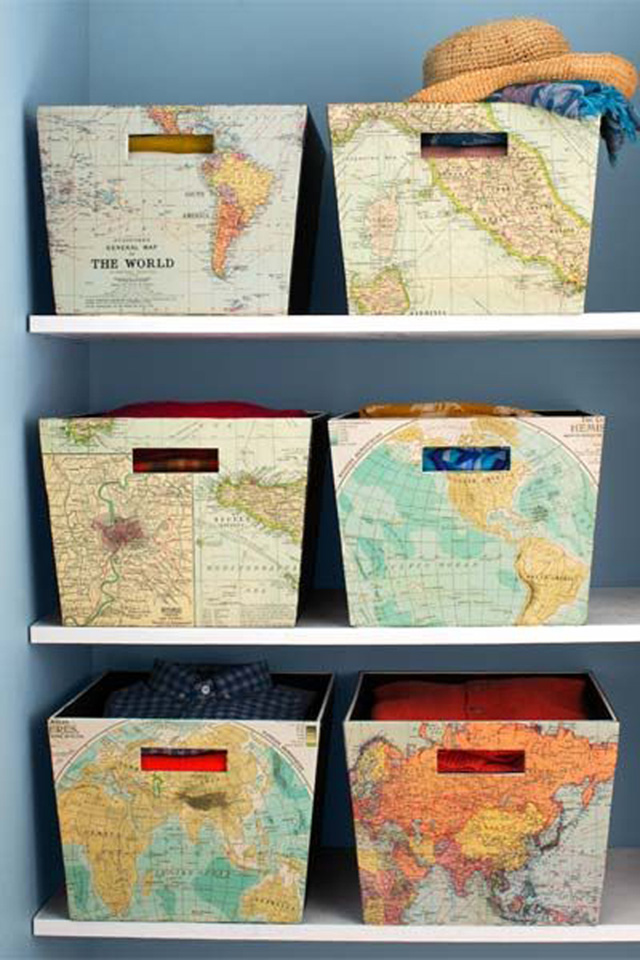 Cajas forradas con mapas para guardar ropa