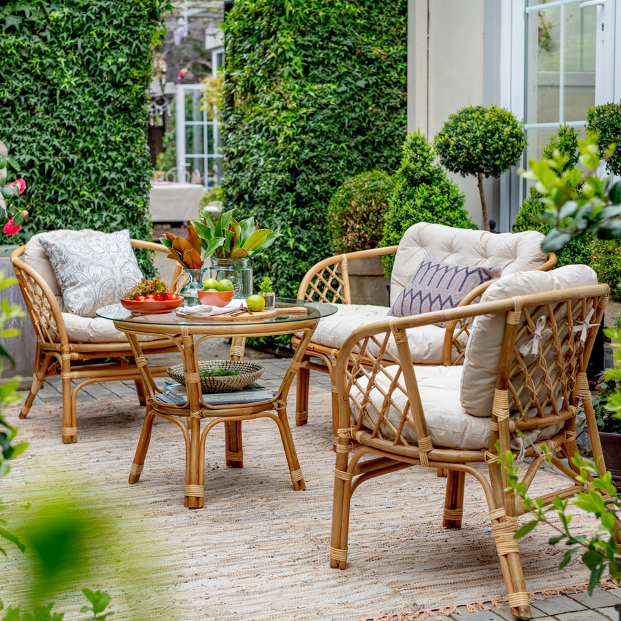 terraza con tonos y materiales naturales, dan un tono más relajado