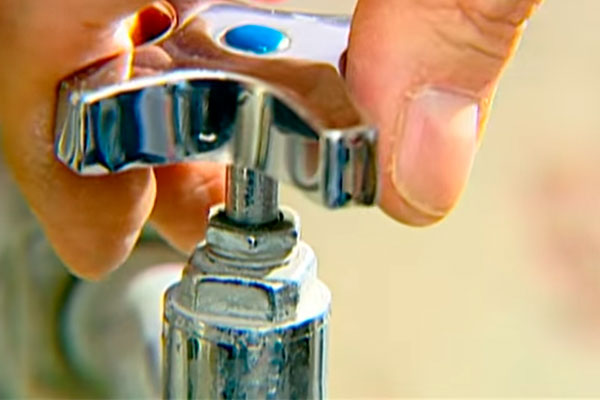 �C�mo reparar una llave que gotea?