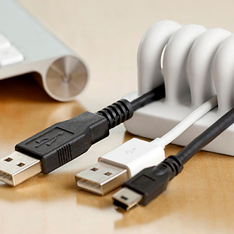 guia-como-elegir-escritorio-complementos-cables.jpg