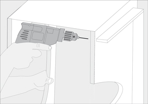 Instalaci�n del z�calo en la base del mueble del lavamanos