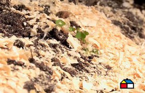 �C�mo airear la tierra del jard�n con astillas de madera?